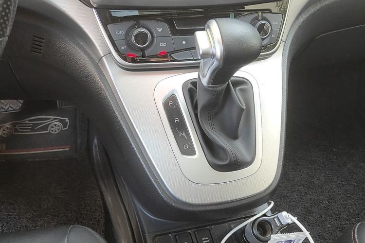 Used Haval M6 2019 1.5T DCT Two-Wheel Drive Value Edition China VI Standard Gear Lever