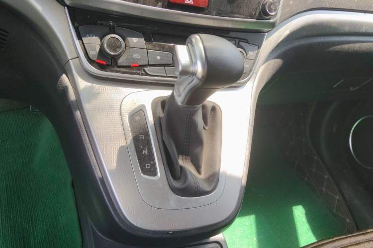 Used Haval M6 2019 1.5T DCT Two-Wheel Drive Value Edition China VI Standard Gear Lever