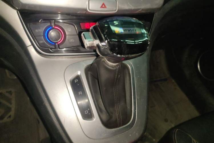 Used Haval M6 2019 1.5T DCT Two-Wheel Drive Value Edition China VI Standard Gear Lever