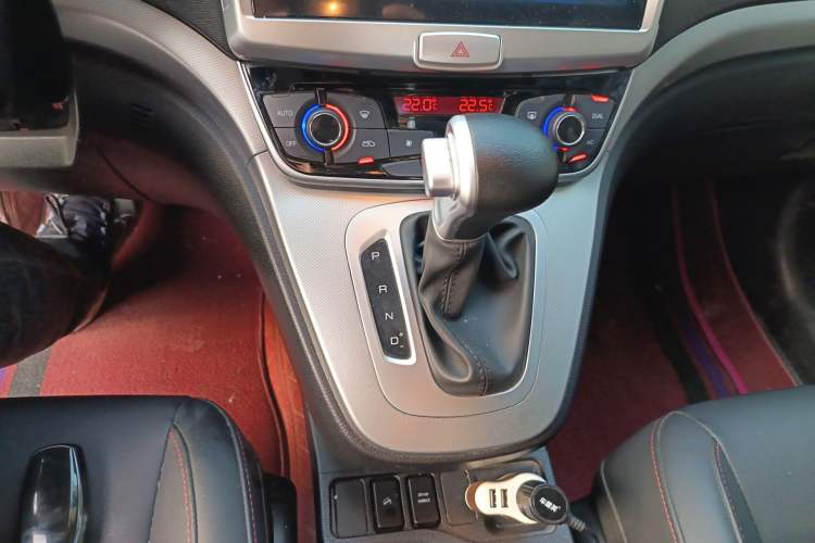 Used Haval M6 2019 1.5T DCT Two-Wheel Drive Value Edition China VI Standard Gear Lever
