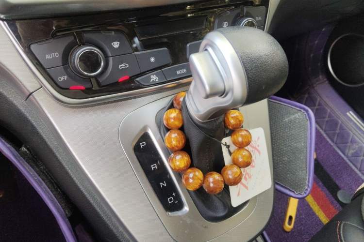 Used Haval M6 2019 1.5T DCT Two-Wheel Drive Elite Version China V Standard Gear Lever