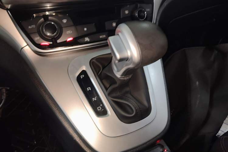 Used Haval M6 2019 1.5T DCT Two-Wheel Drive Elite Version China V Standard Gear Lever