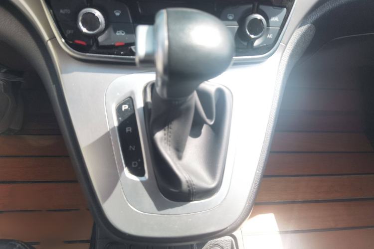 Used Haval M6 2019 1.5T DCT Two-Wheel Drive Value Edition China VI Standard Gear Lever