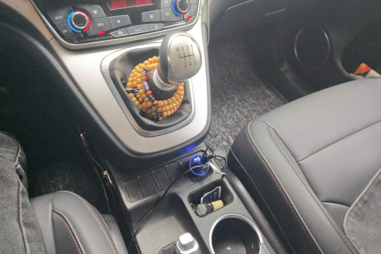 Used Haval M6 2019 1.5T Manual Two-Wheel Drive Elite Version China VI Standard Gear Lever