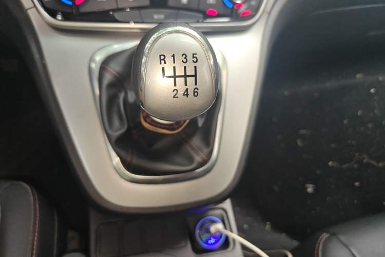 Used Haval M6 2019 1.5T Manual Two-Wheel Drive Elite Version China VI Standard Gear Lever