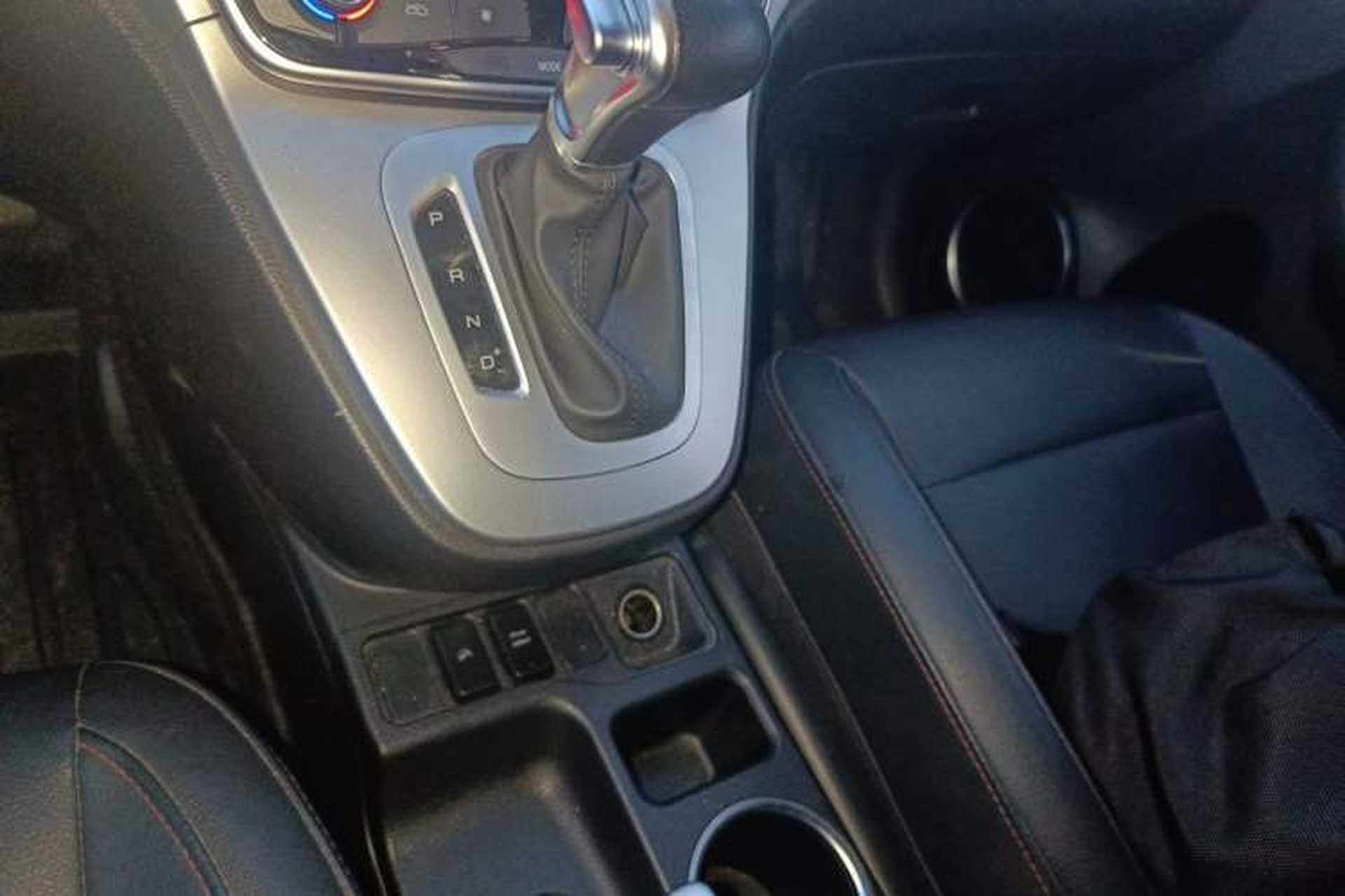 Used Haval M6 2019 1.5T DCT Two-Wheel Drive Elite Version China VI Standard Gear Lever