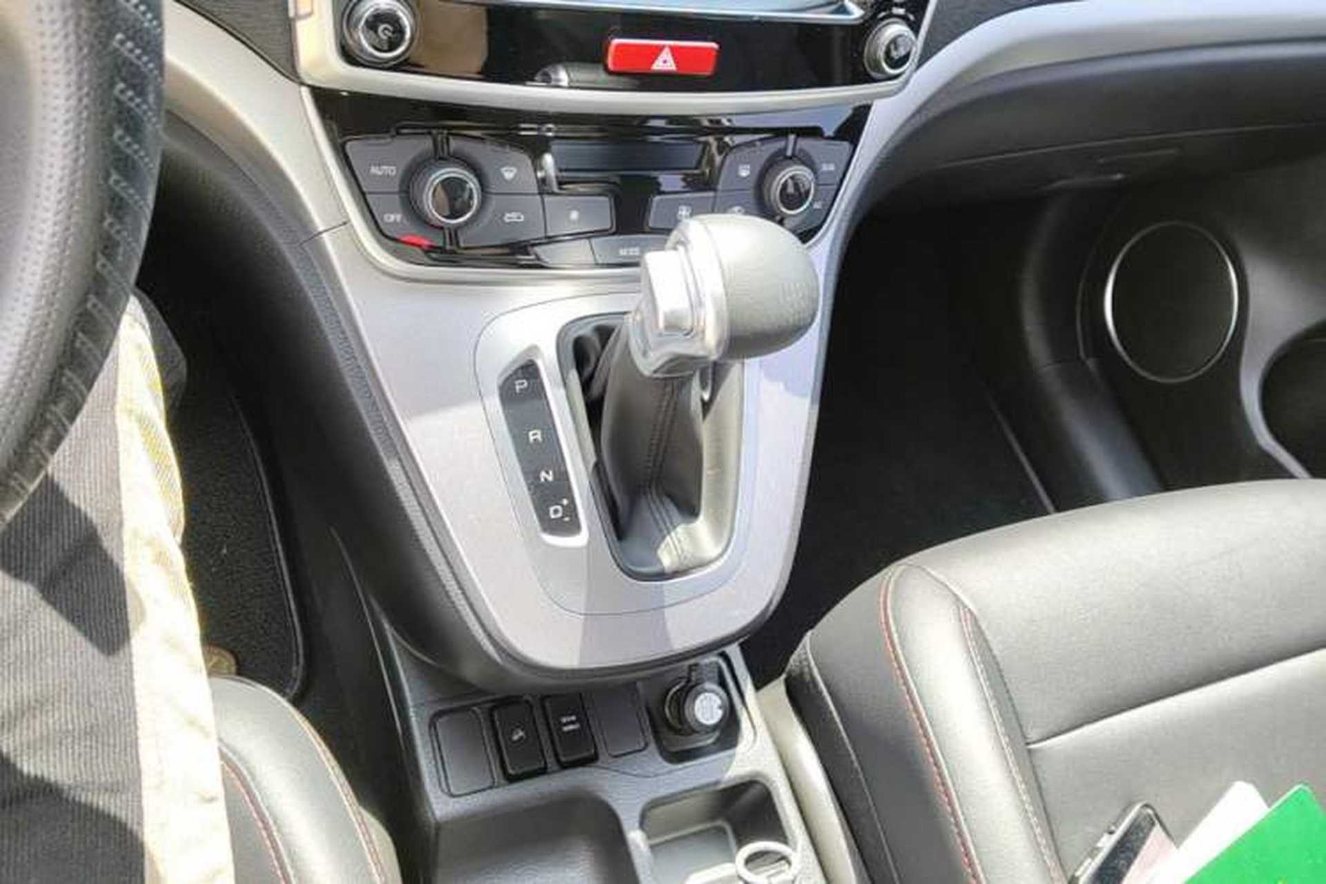 Used Haval M6 2019 1.5T DCT Two-Wheel Drive Value Edition China VI Standard Gear Lever