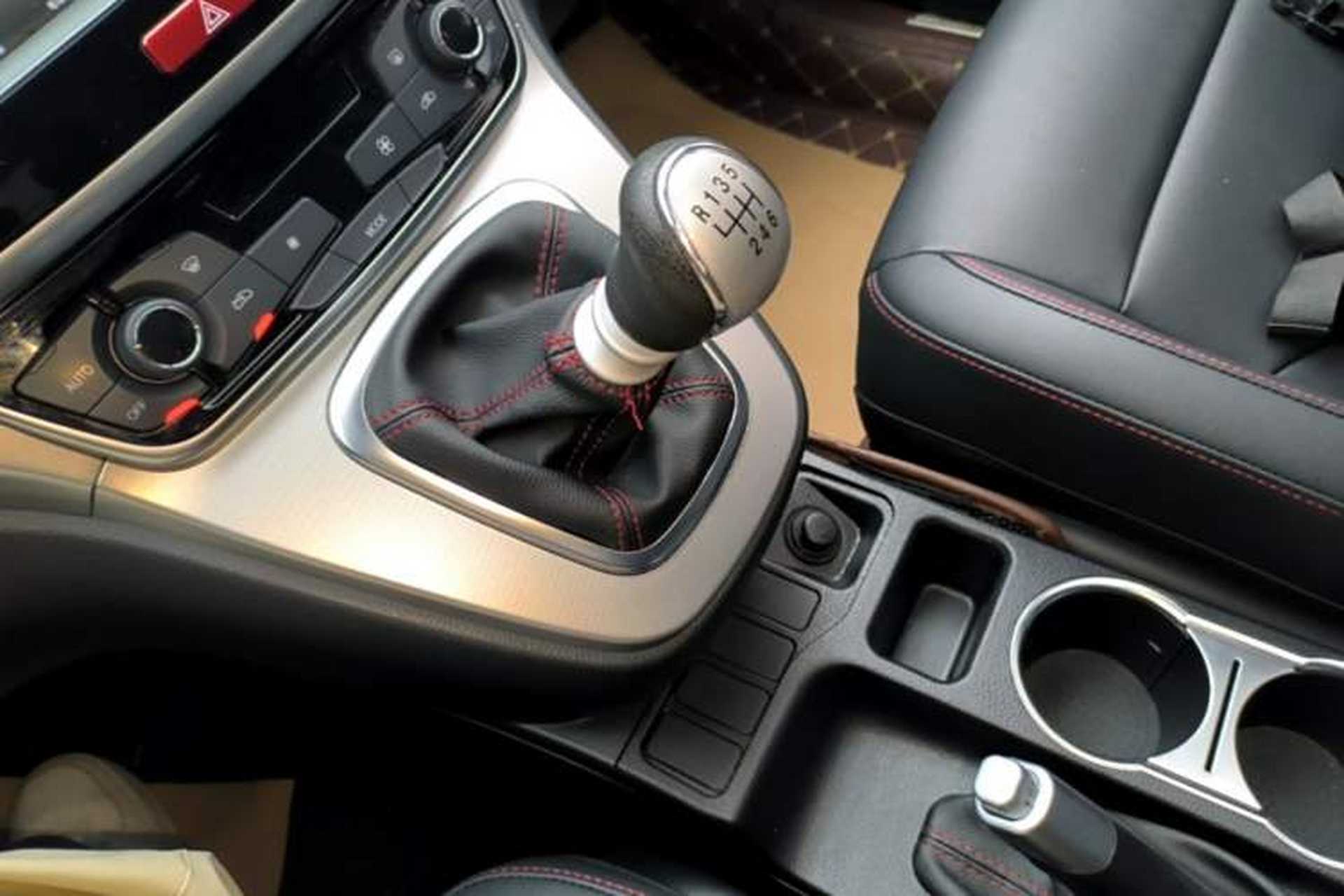 Used Haval M6 2019 1.5T Manual Two-Wheel Drive Elite Version China VI Standard Gear Lever