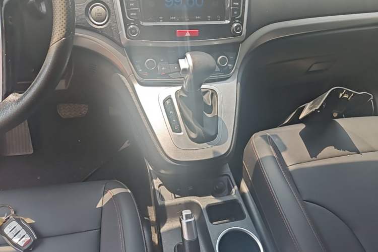 Used Haval M6 2019 1.5T DCT Two-Wheel Drive Value Edition China VI Standard Gear Lever