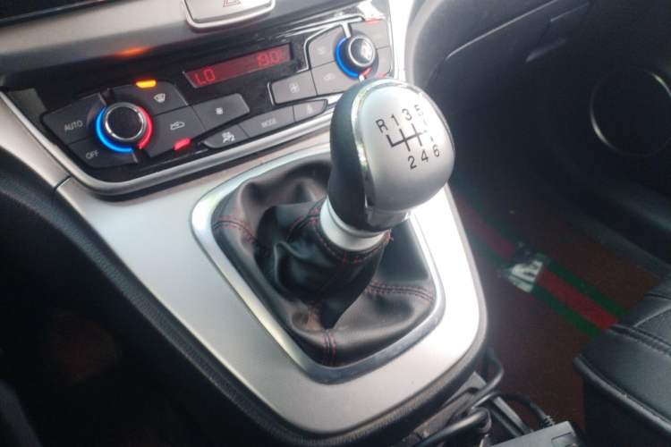 Used Haval M6 2019 1.5T Manual Two-Wheel Drive Urban Version China VI Standard Gear Lever