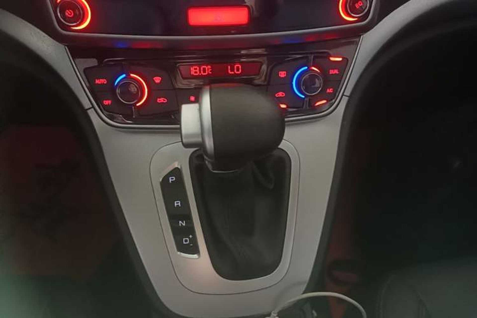 Used Haval M6 2019 1.5T DCT Two-Wheel Drive Elite Version China VI Standard Gear Lever