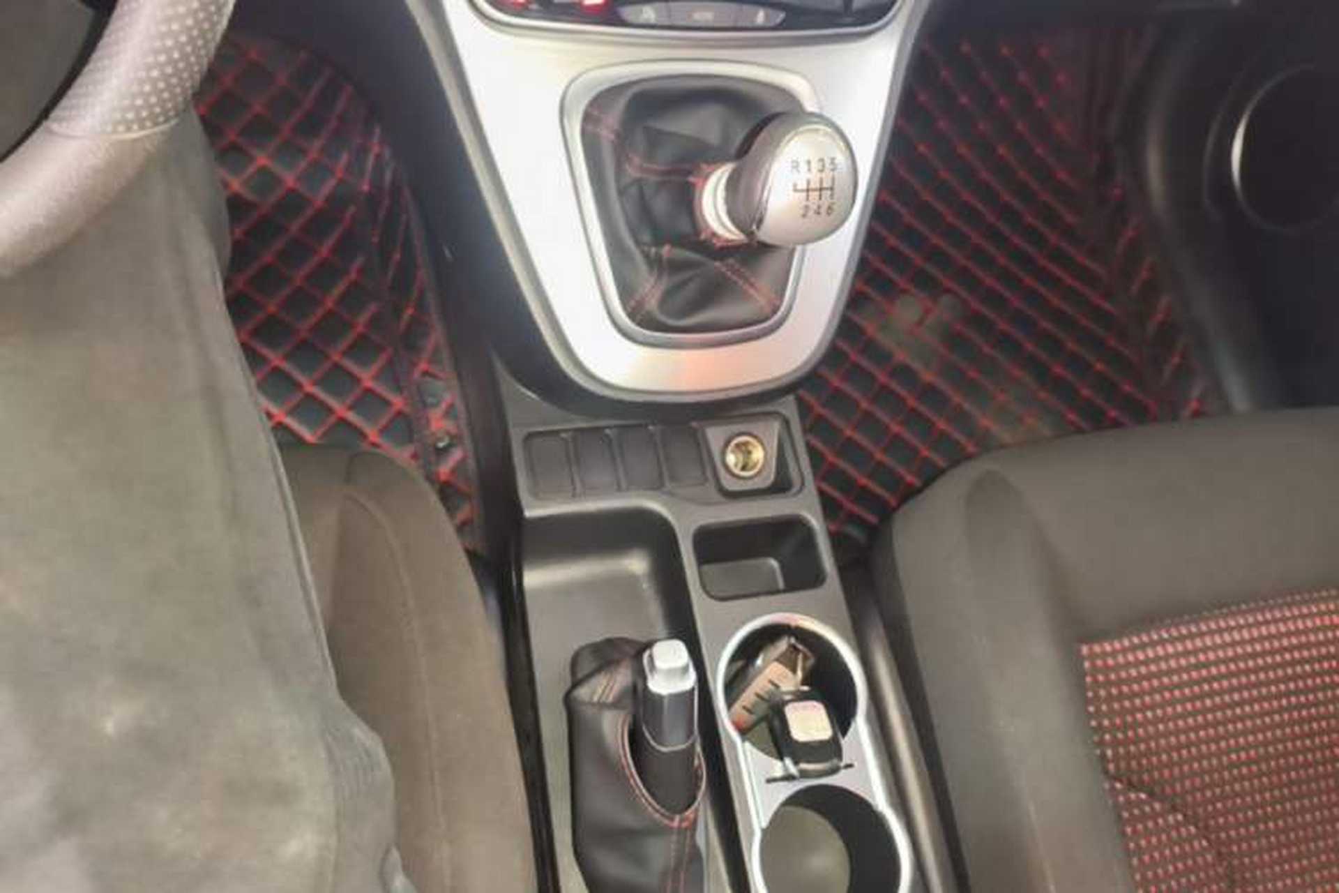 Used Haval M6 2019 1.5T Manual Two-Wheel Drive Urban Version China VI Standard Gear Lever