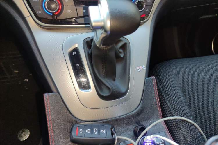 Used Haval M6 2019 1.5T DCT Two-Wheel Drive Elite Version China VI Standard Gear Lever