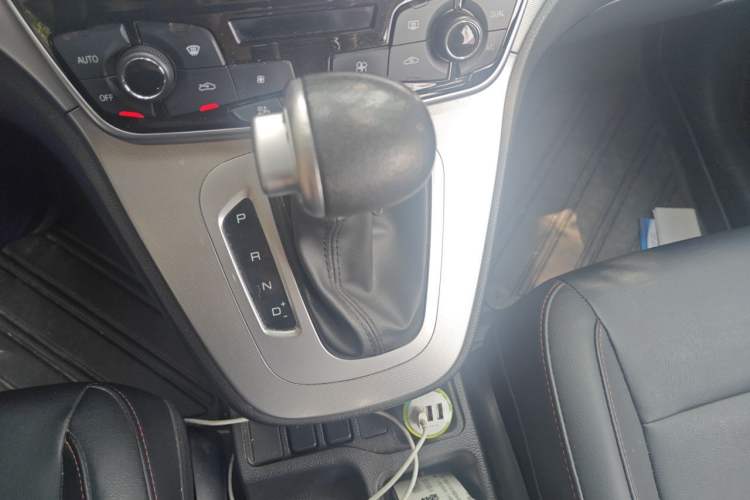 Used Haval M6 2019 1.5T DCT Two-Wheel Drive Value Edition China VI Standard Gear Lever