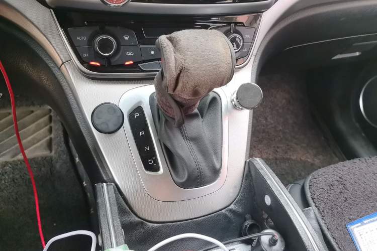 Used Haval M6 2019 1.5T DCT Two-Wheel Drive Value Edition China VI Standard Gear Lever