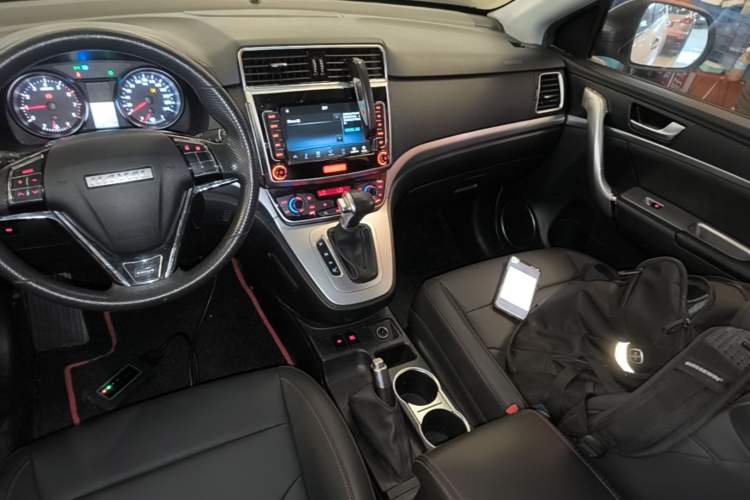 Used Haval M6 2019 1.5T DCT Two-Wheel Drive Value Edition China VI Standard Gear Lever