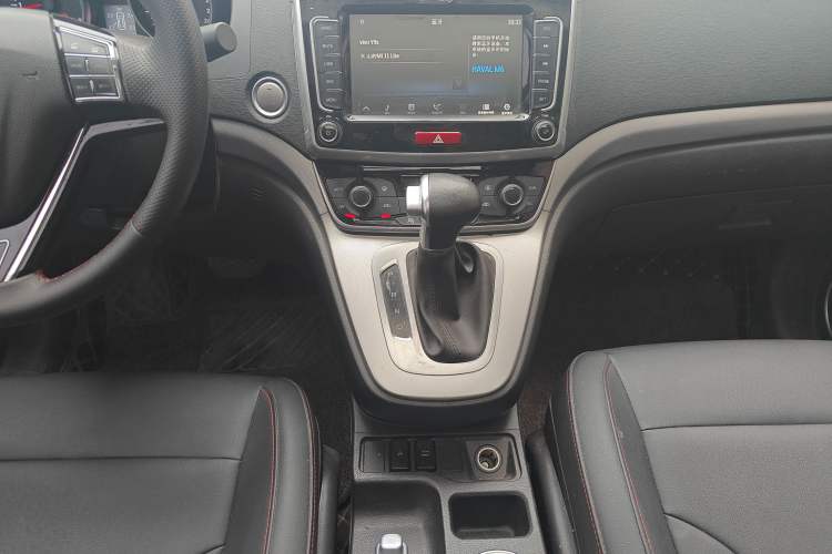 Used Haval M6 2019 1.5T DCT Two-Wheel Drive Elite Version China VI Standard Gear Lever