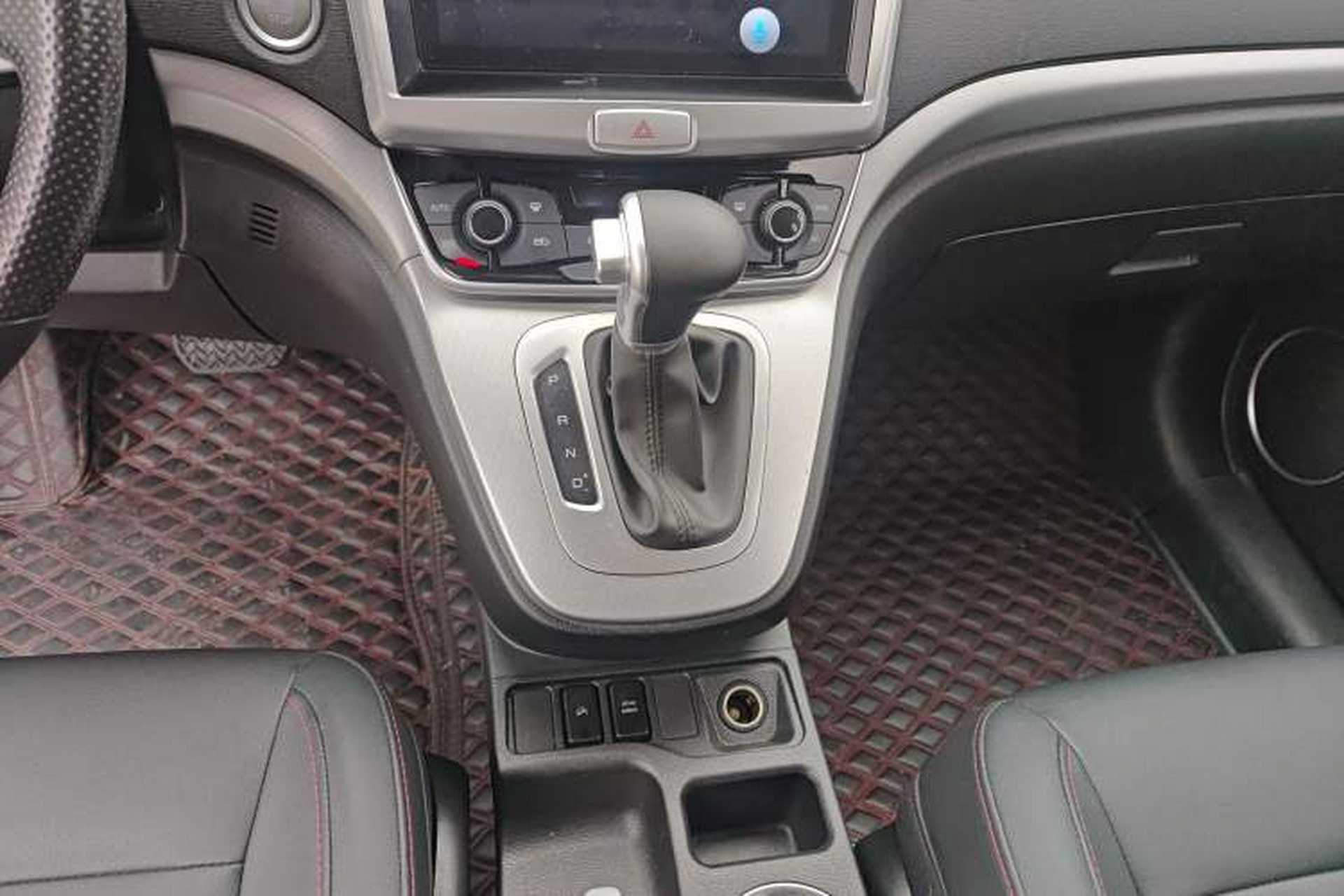 Used Haval M6 2019 1.5T DCT Two-Wheel Drive Value Edition China VI Standard Gear Lever