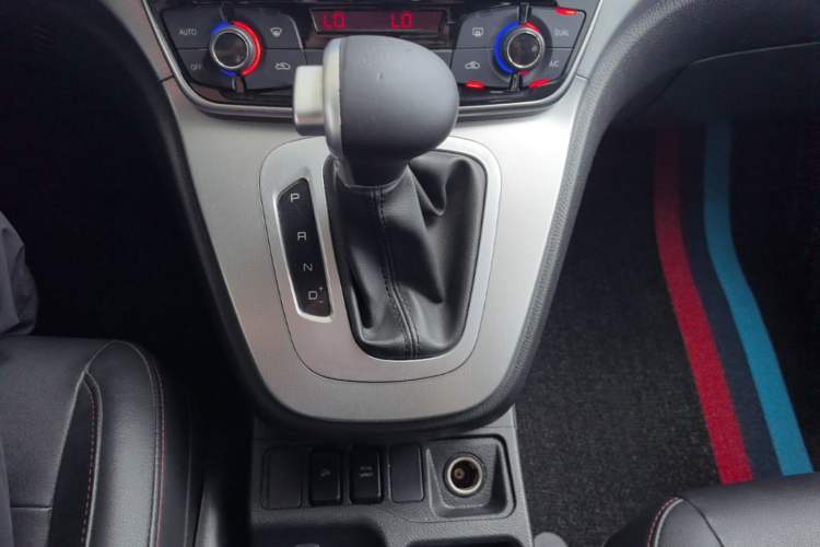 Used Haval M6 2019 1.5T DCT Two-Wheel Drive Value Edition China VI Standard Gear Lever