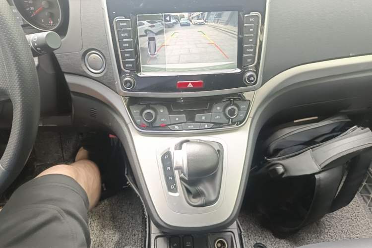 Used Haval M6 2019 1.5T DCT Two-Wheel Drive Elite Version China VI Standard Gear Lever
