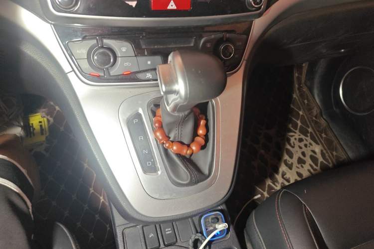 Used Haval M6 2019 1.5T DCT Two-Wheel Drive Value Edition China VI Standard Gear Lever