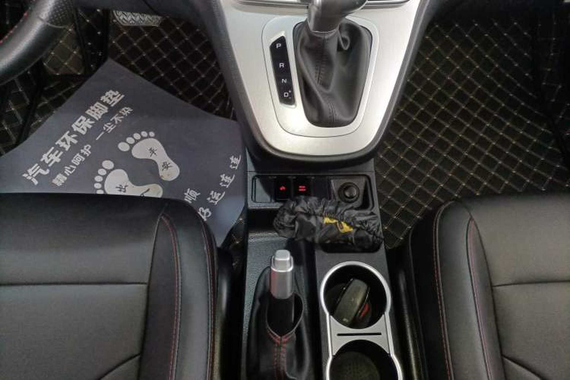 Used Haval M6 2019 1.5T DCT Two-Wheel Drive Elite Version China VI Standard Gear Lever