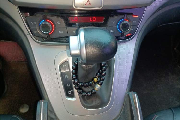 Used Haval M6 2019 1.5T DCT Two-Wheel Drive Value Edition China VI Standard Gear Lever