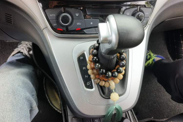 Used Haval M6 2019 1.5T DCT Two-Wheel Drive Elite Version China VI Standard Gear Lever