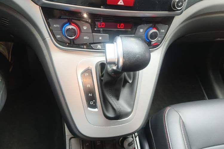 Used Haval M6 2019 1.5T DCT Two-Wheel Drive Value Edition China VI Standard Gear Lever