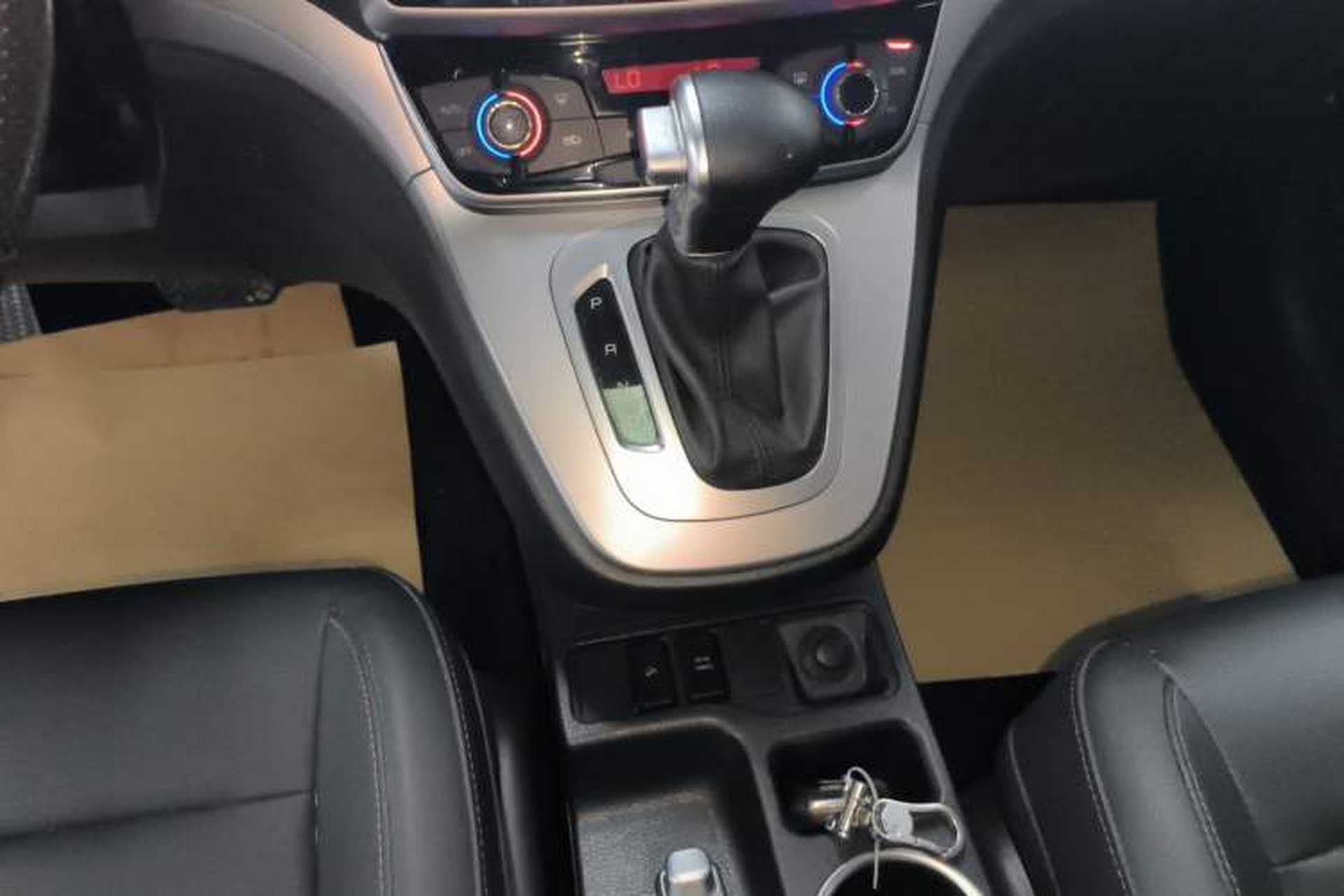 Used Haval M6 2019 1.5T DCT Two-Wheel Drive Value Edition China VI Standard Gear Lever