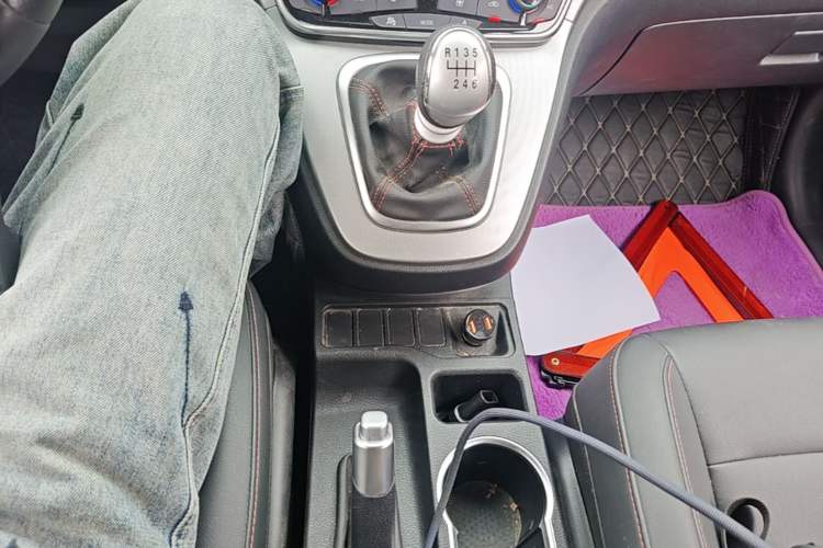 Used Haval M6 2019 1.5T Manual Two-Wheel Drive Elite Version China VI Standard Gear Lever