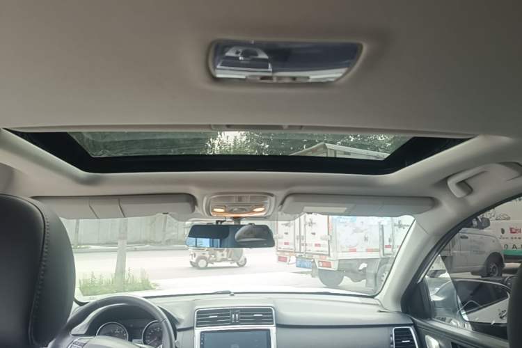 Used Haval M6 2019 1.5T DCT Two-Wheel Drive Value Edition China VI Standard Headliner