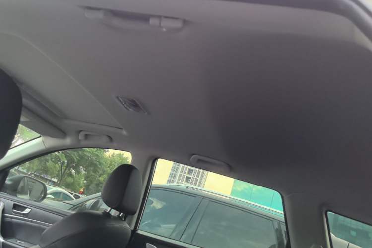 Used Haval M6 2019 1.5T DCT Two-Wheel Drive Value Edition China VI Standard Headliner