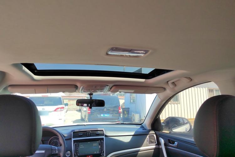 Used Haval M6 2019 1.5T DCT Two-Wheel Drive Elite Version China VI Standard Headliner