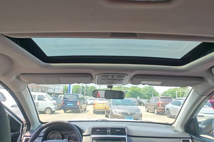 Used Haval M6 2019 1.5T Manual Two-Wheel Drive Elite Version China VI Standard Headliner