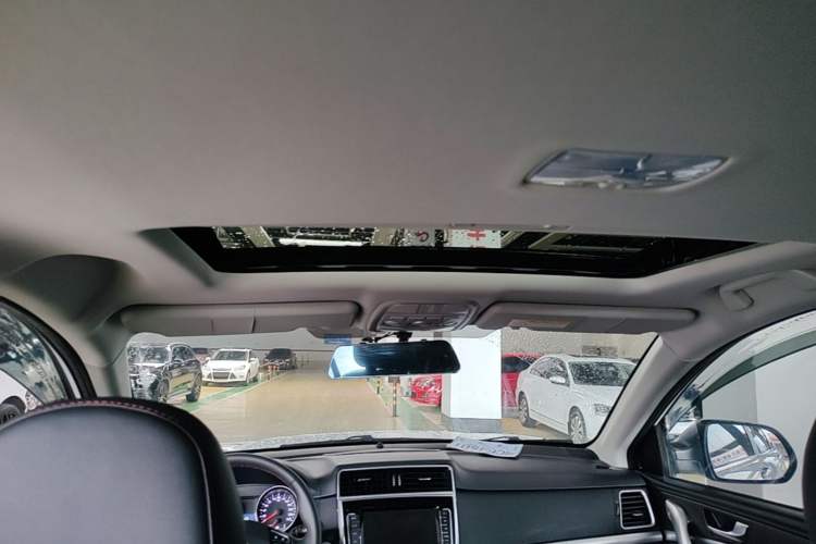 Used Haval M6 2019 1.5T DCT Two-Wheel Drive Elite Version China VI Standard Headliner