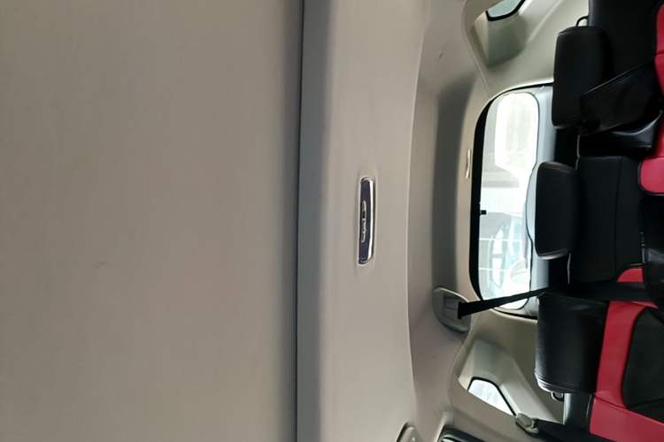 Used Haval M6 2019 1.5T DCT Two-Wheel Drive Value Edition China VI Standard Headliner