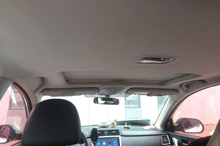 Used Haval M6 2019 1.5T DCT Two-Wheel Drive Value Edition China VI Standard Headliner