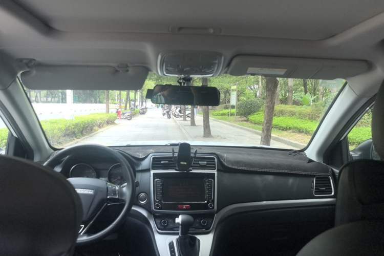 Used Haval M6 2019 1.5T DCT Two-Wheel Drive Value Edition China VI Standard Headliner
