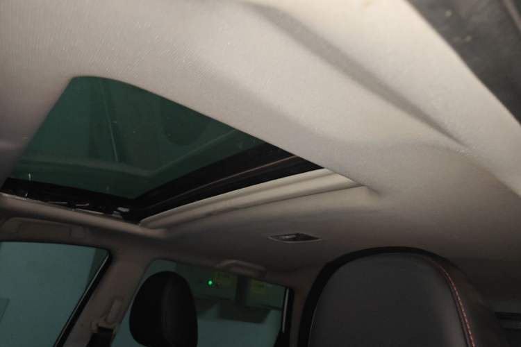 Used Haval M6 2019 1.5T Manual Two-Wheel Drive Elite Version China VI Standard Headliner