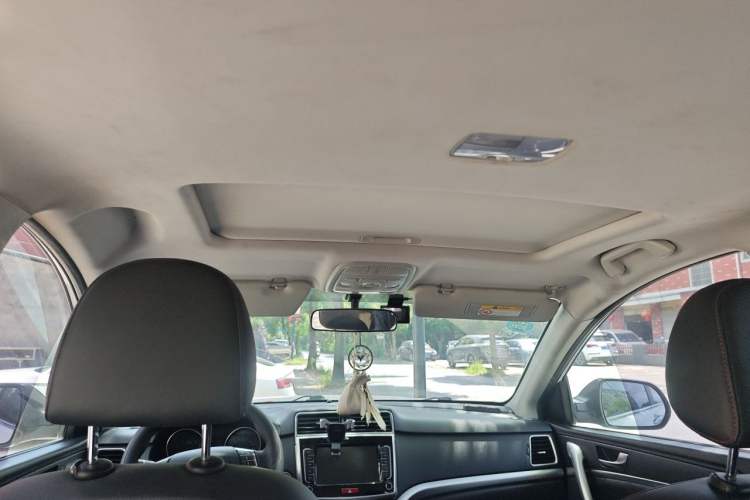 Used Haval M6 2019 1.5T Manual Two-Wheel Drive Elite Version China VI Standard Headliner