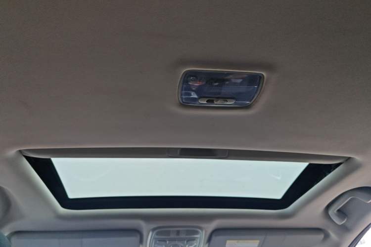 Used Haval M6 2019 1.5T Manual Two-Wheel Drive Elite Version China VI Standard Headliner