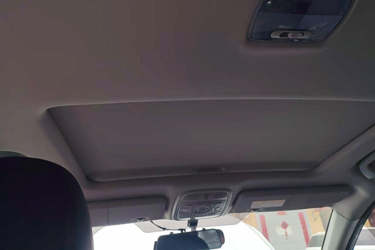 Used Haval M6 2019 1.5T DCT Two-Wheel Drive Value Edition China VI Standard Headliner