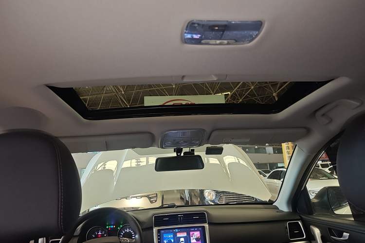 Used Haval M6 2019 1.5T DCT Two-Wheel Drive Value Edition China VI Standard Headliner