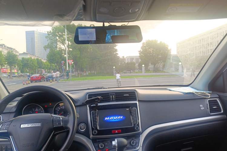 Used Haval M6 2019 1.5T DCT Two-Wheel Drive Value Edition China VI Standard Headliner