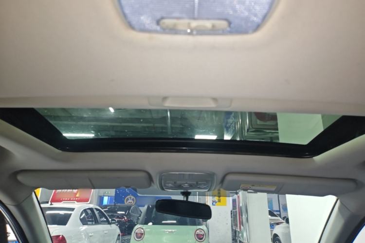 Used Haval M6 2019 1.5T DCT Two-Wheel Drive Value Edition China VI Standard Headliner