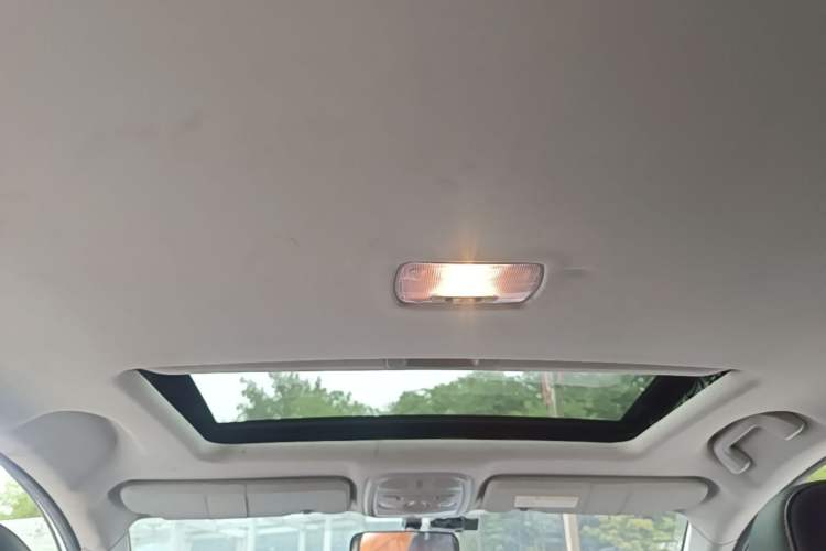 Used Haval M6 2019 1.5T Manual Two-Wheel Drive Elite Version China V Standard Headliner