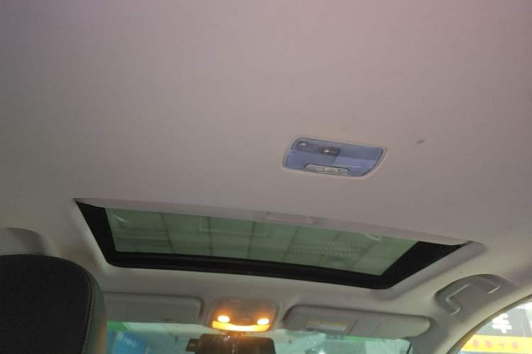 Used Haval M6 2019 1.5T Manual Two-Wheel Drive Elite Version China V Standard Headliner