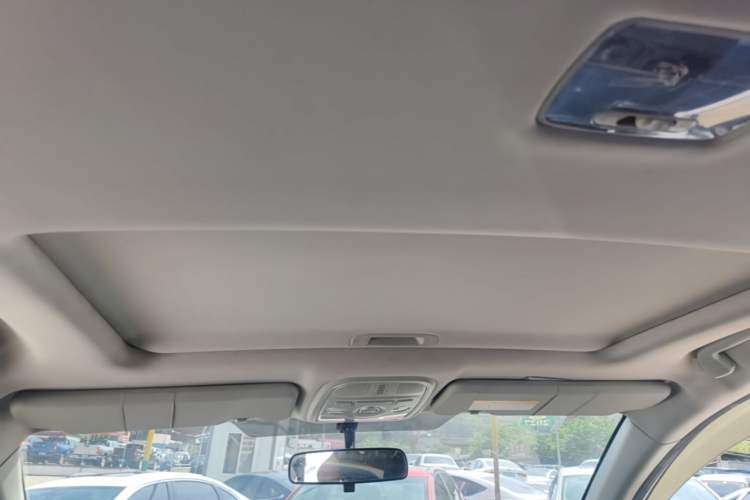 Used Haval M6 2019 1.5T DCT Two-Wheel Drive Value Edition China VI Standard Headliner