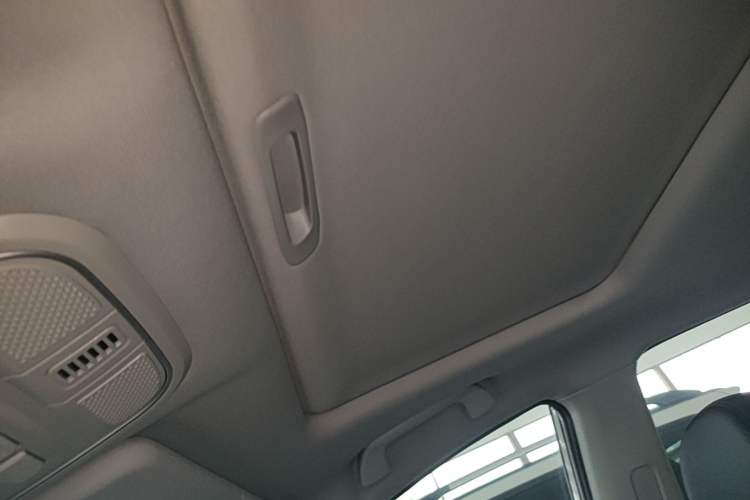 Used Haval M6 2019 1.5T Manual Two-Wheel Drive Elite Version China V Standard Headliner